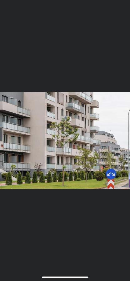 Târgu-MureşApartament Saraアパートメント エクステリア 写真