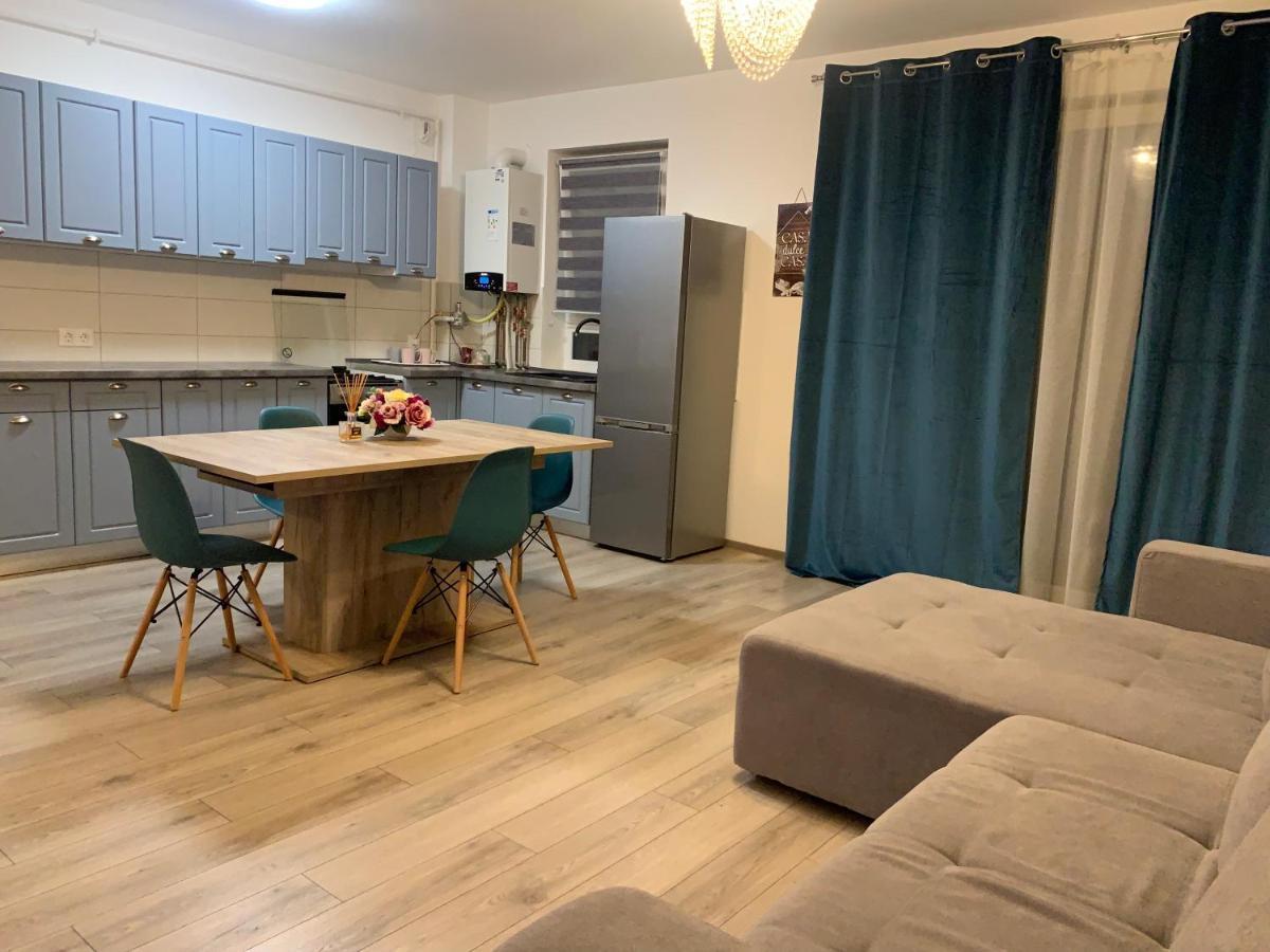 Târgu-MureşApartament Saraアパートメント エクステリア 写真